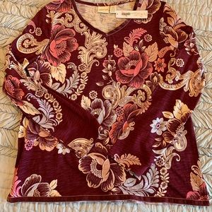 Chico’s synergy floral top NWT